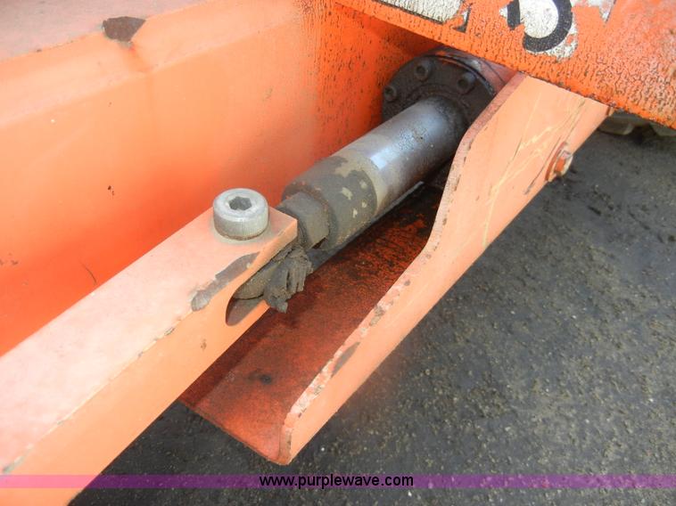 image for item D4163 1998 JLG 45' articulating boom lift