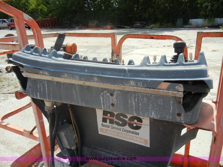 image for item D4163 1998 JLG 45' articulating boom lift
