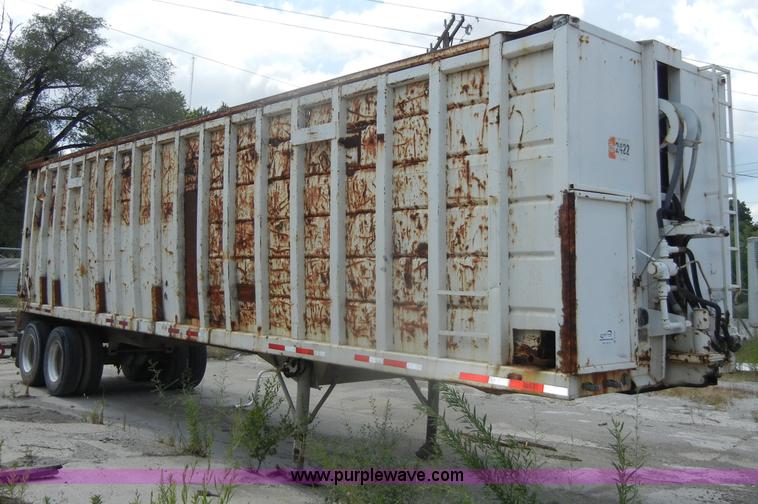 image for item D4166 1972 Heil 38' ejector trailer