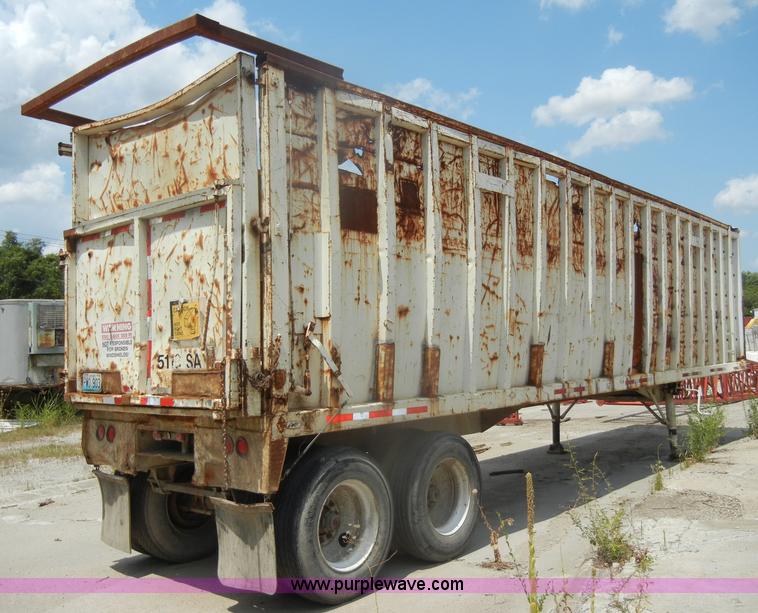 image for item D4166 1972 Heil 38' ejector trailer