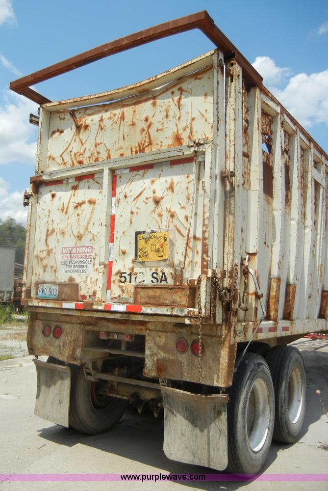 image for item D4166 1972 Heil 38' ejector trailer