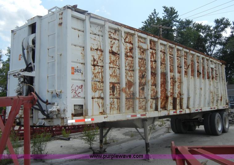 image for item D4166 1972 Heil 38' ejector trailer