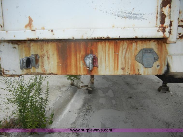 image for item D4166 1972 Heil 38' ejector trailer