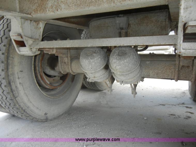 image for item D4166 1972 Heil 38' ejector trailer