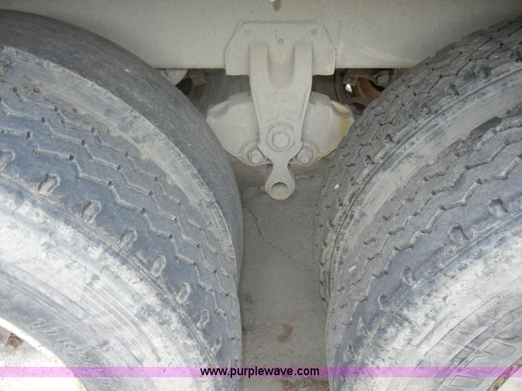 image for item D4166 1972 Heil 38' ejector trailer