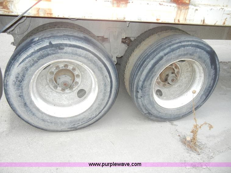 image for item D4166 1972 Heil 38' ejector trailer