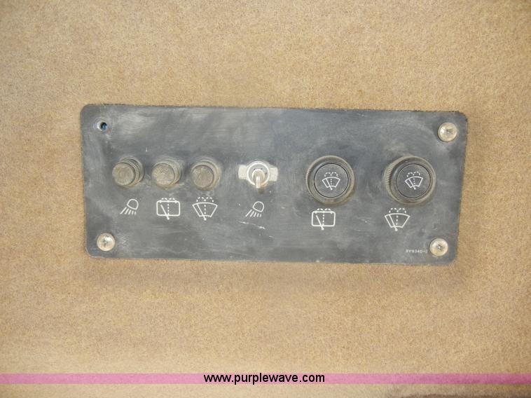 image for item D4169 1995 Caterpillar 963B track loader