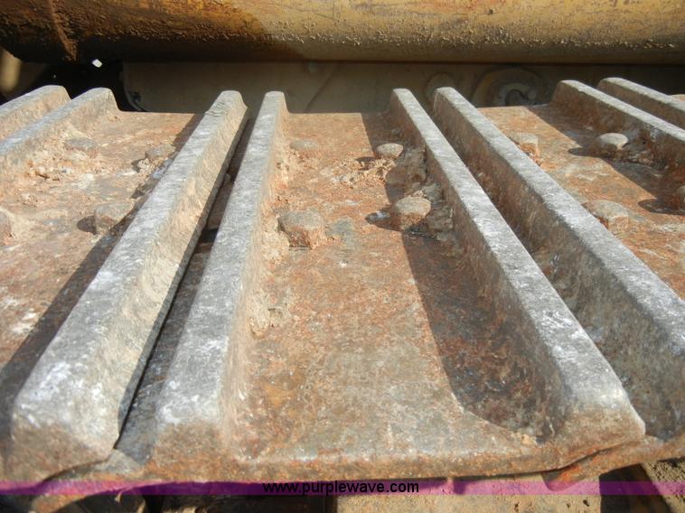 image for item D4169 1995 Caterpillar 963B track loader