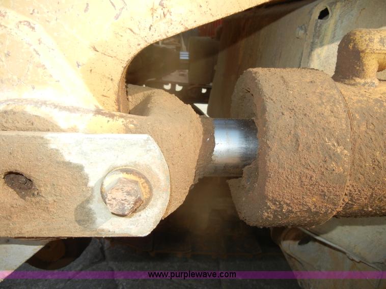 image for item D4169 1995 Caterpillar 963B track loader