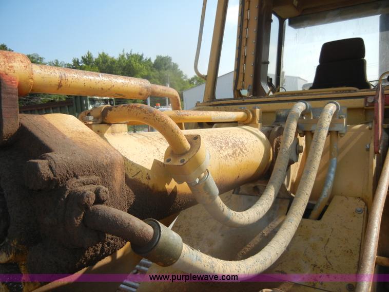 image for item D4169 1995 Caterpillar 963B track loader