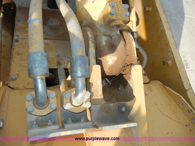 image for item D4169 1995 Caterpillar 963B track loader