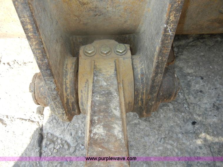 image for item D4169 1995 Caterpillar 963B track loader