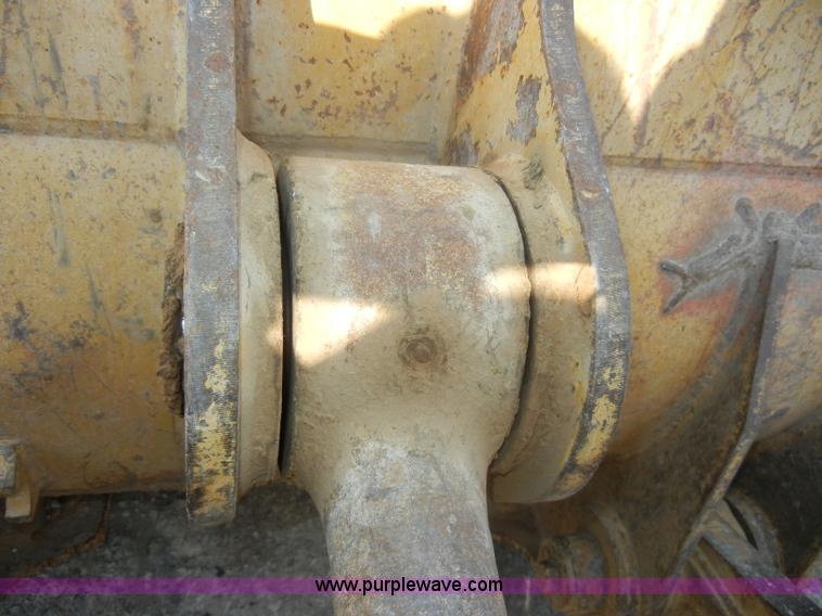 image for item D4169 1995 Caterpillar 963B track loader