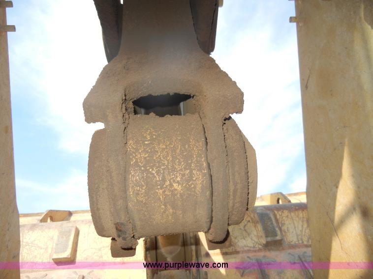 image for item D4169 1995 Caterpillar 963B track loader