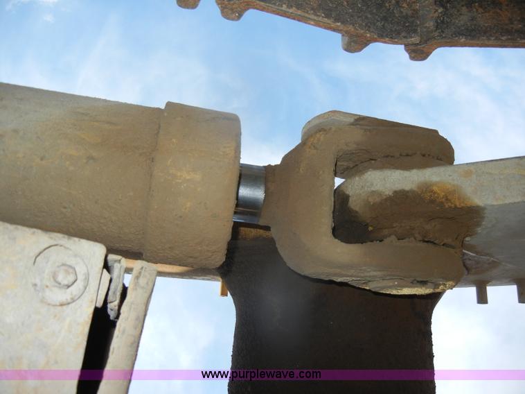 image for item D4169 1995 Caterpillar 963B track loader