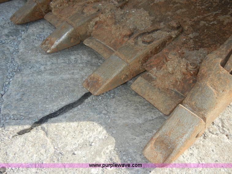 image for item D4169 1995 Caterpillar 963B track loader