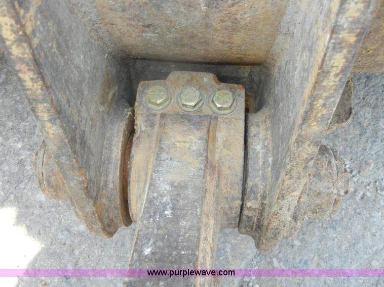 image for item D4169 1995 Caterpillar 963B track loader