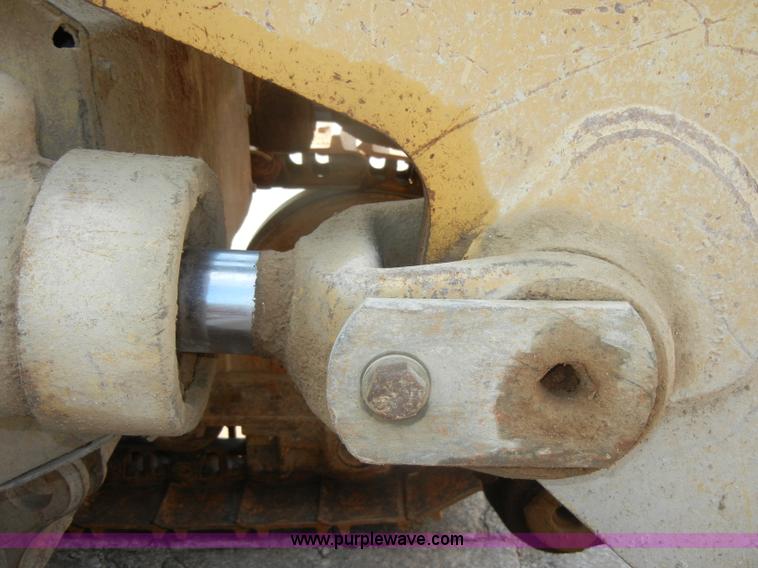 image for item D4169 1995 Caterpillar 963B track loader