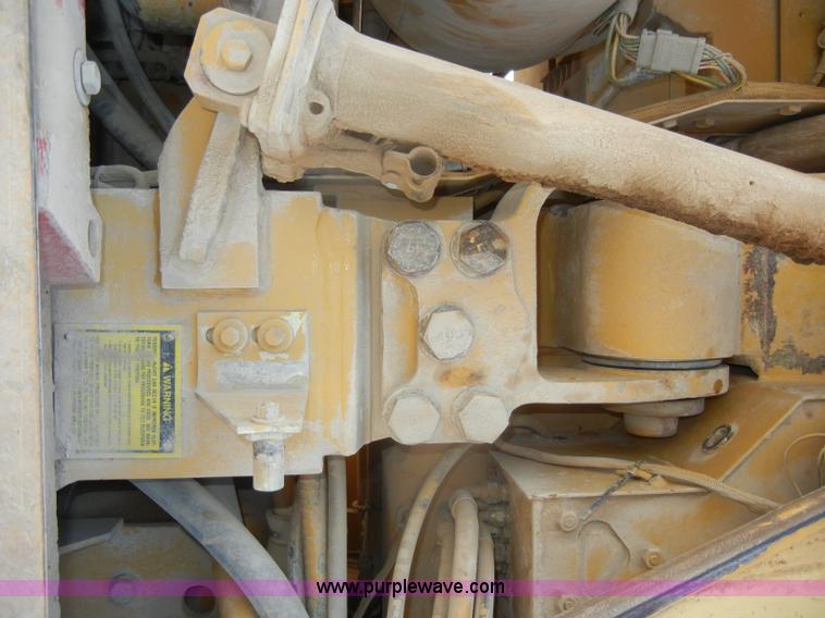 image for item D4169 1995 Caterpillar 963B track loader