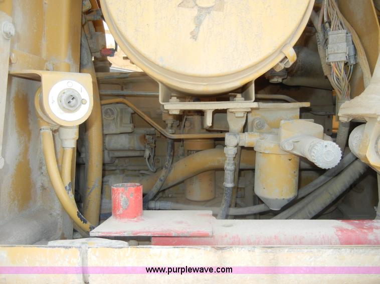 image for item D4169 1995 Caterpillar 963B track loader