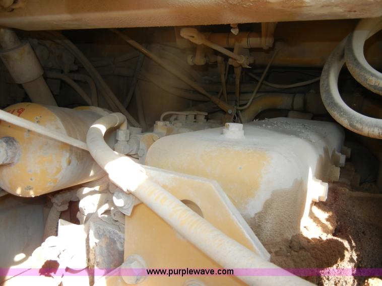 image for item D4169 1995 Caterpillar 963B track loader