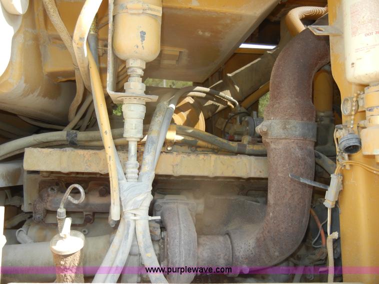 image for item D4169 1995 Caterpillar 963B track loader