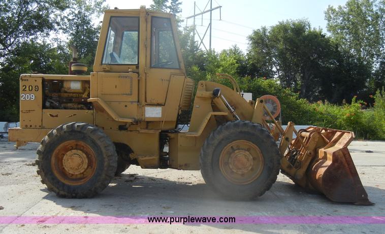 image for item D4170 1976 Caterpillar 920 articulating wheel loader