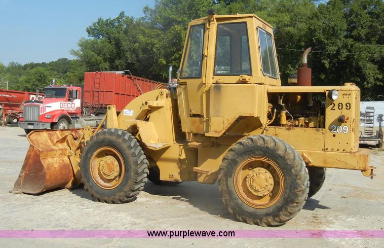 image for item D4170 1976 Caterpillar 920 articulating wheel loader