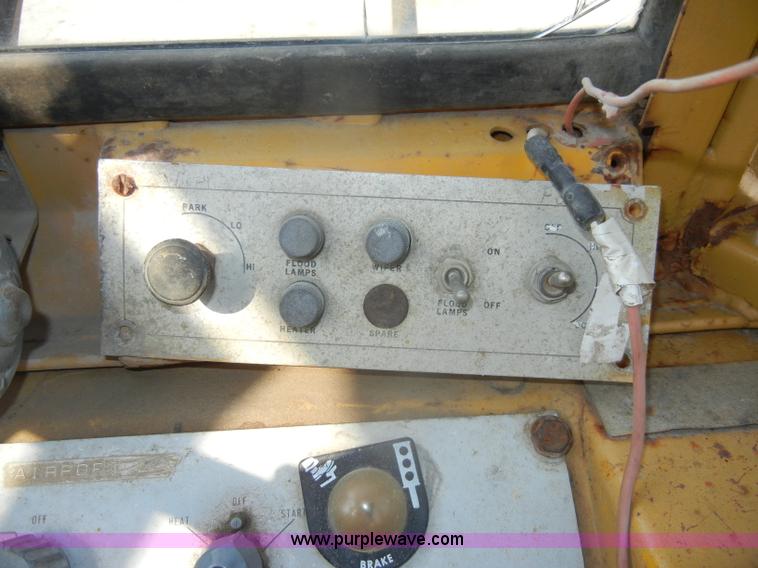 image for item D4170 1976 Caterpillar 920 articulating wheel loader