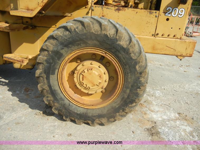 image for item D4170 1976 Caterpillar 920 articulating wheel loader