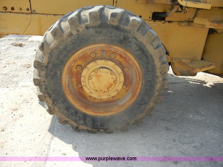 image for item D4170 1976 Caterpillar 920 articulating wheel loader