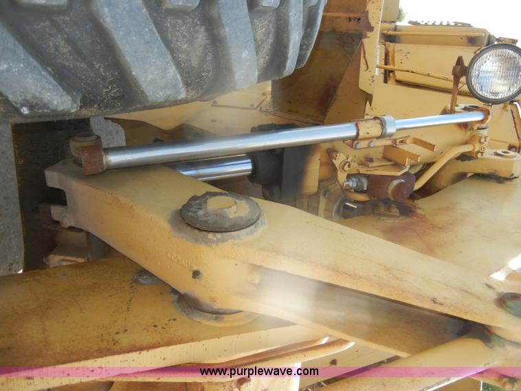 image for item D4170 1976 Caterpillar 920 articulating wheel loader