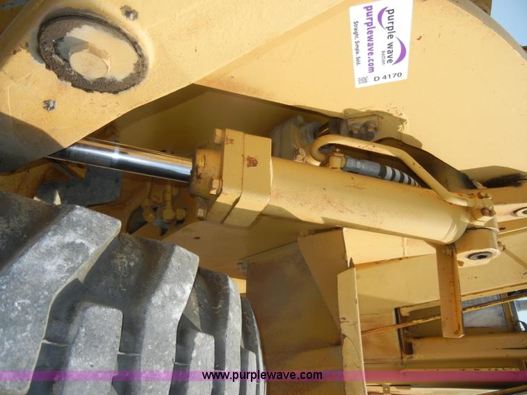image for item D4170 1976 Caterpillar 920 articulating wheel loader