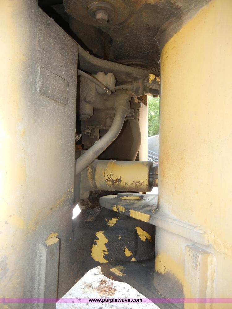 image for item D4170 1976 Caterpillar 920 articulating wheel loader