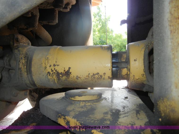 image for item D4170 1976 Caterpillar 920 articulating wheel loader