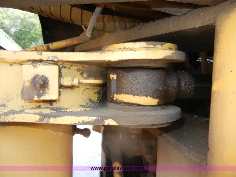 image for item D4170 1976 Caterpillar 920 articulating wheel loader