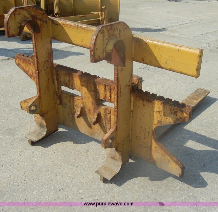 image for item D4171 Caterpillar quick attach forks