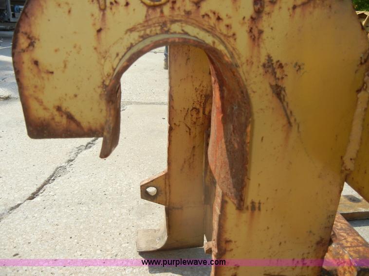 image for item D4171 Caterpillar quick attach forks