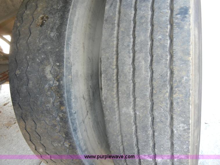 image for item D4173 1993 Steco 41' ejector trailer