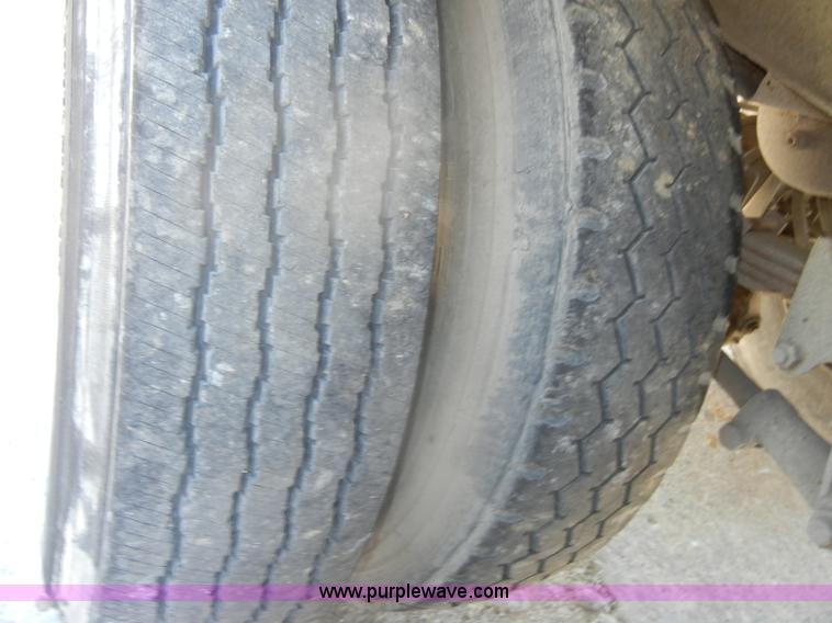 image for item D4173 1993 Steco 41' ejector trailer