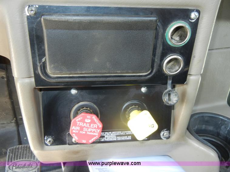 image for item D4174 2005 Peterbilt 379 triple axle semi truck