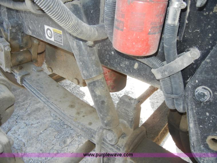 image for item D4174 2005 Peterbilt 379 triple axle semi truck