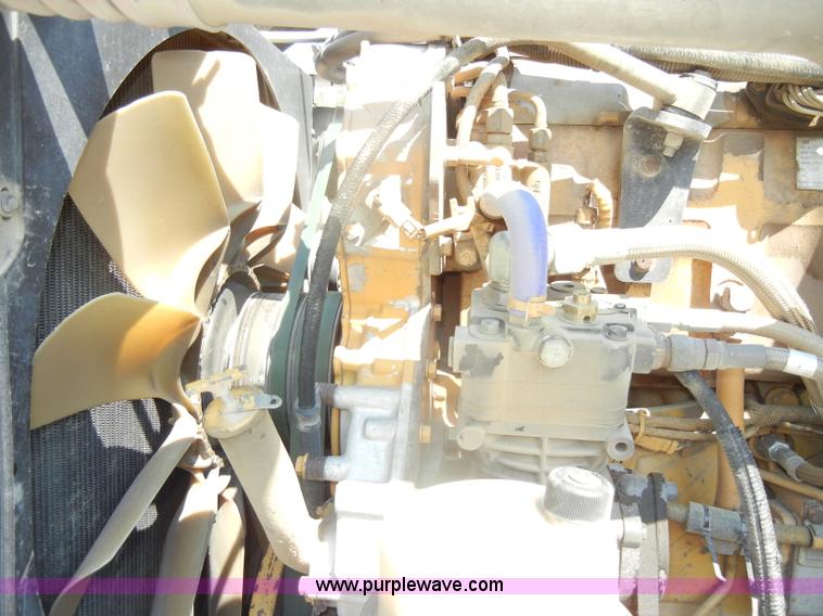 image for item D4174 2005 Peterbilt 379 triple axle semi truck