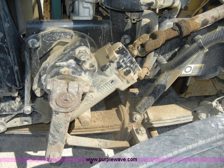 image for item D4174 2005 Peterbilt 379 triple axle semi truck