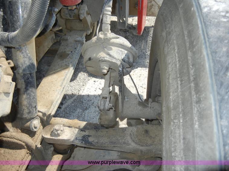 image for item D4174 2005 Peterbilt 379 triple axle semi truck