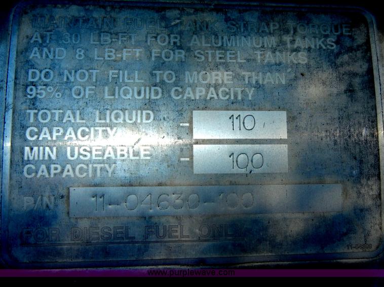 image for item D4174 2005 Peterbilt 379 triple axle semi truck