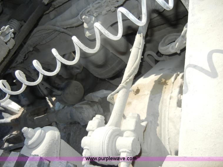 image for item D4174 2005 Peterbilt 379 triple axle semi truck