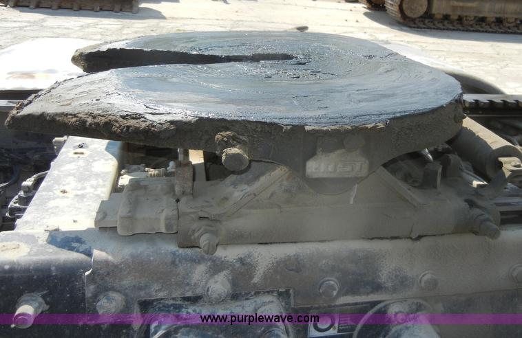 image for item D4174 2005 Peterbilt 379 triple axle semi truck