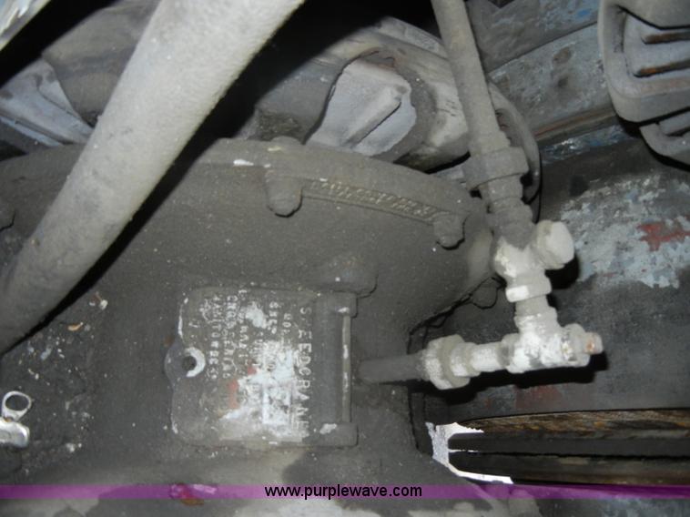 image for item D4175 Manitowoc 3000 track crane