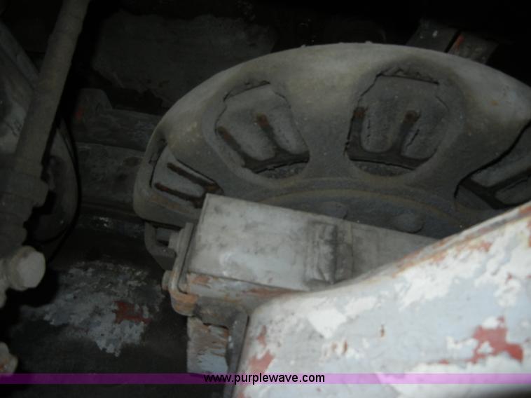 image for item D4175 Manitowoc 3000 track crane